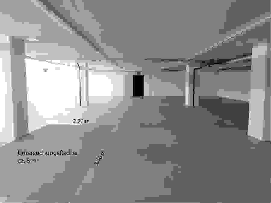 Surface à examiner au moyen du radar 3D dans la zone des piliers du plafond. Les résultats des mesures 3D englobent toute l’épaisseur du plafond, soit 30 cm.