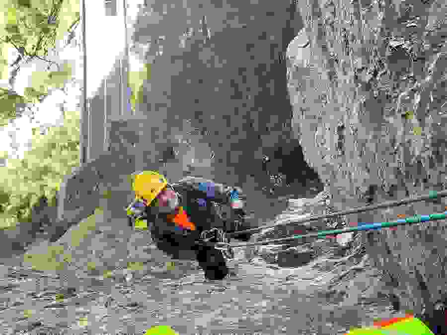Inspektion Felswände Via Mala Hinterrhein.