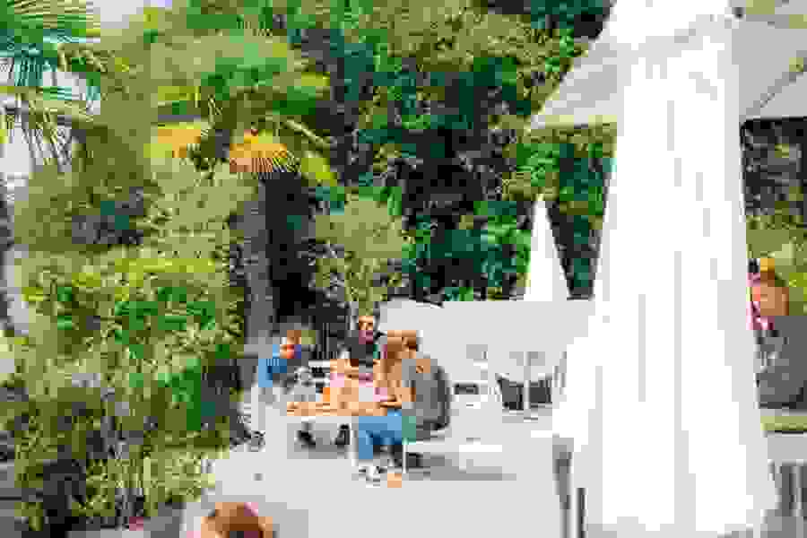 A cozy meal at the Lido.