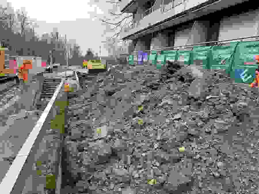 Des échantillons ont été prélevés sur les matériaux excavés contaminés. 