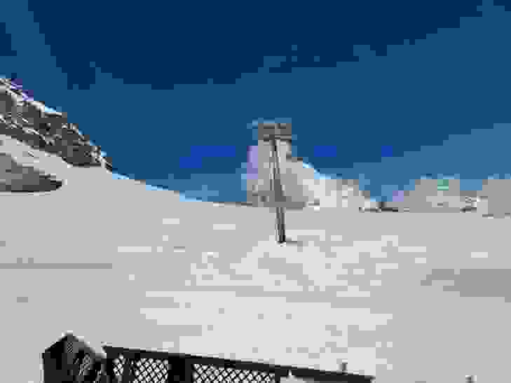 The pylons, which are fixed to the glacier ice, are shifting due to the movements and melting of the glacier.