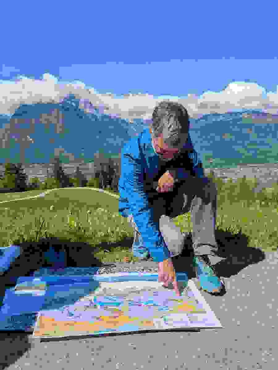 Oscar Fernandez, Experte und Trainer für Strukturgeologie und Tektonik, begleitete das GEOTEST-Team. 