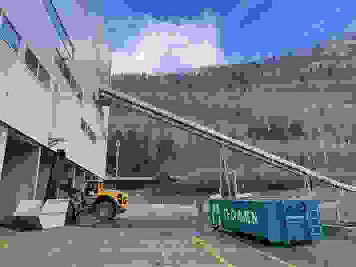 Contaminated mineral construction waste is delivered via this conveyor belt.