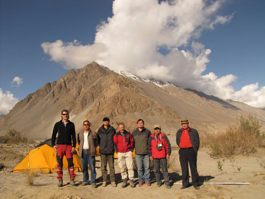 Teamfoto der Geologen des Chinaprojektes. Teamfoto der Geologen des Chinaprojektes.