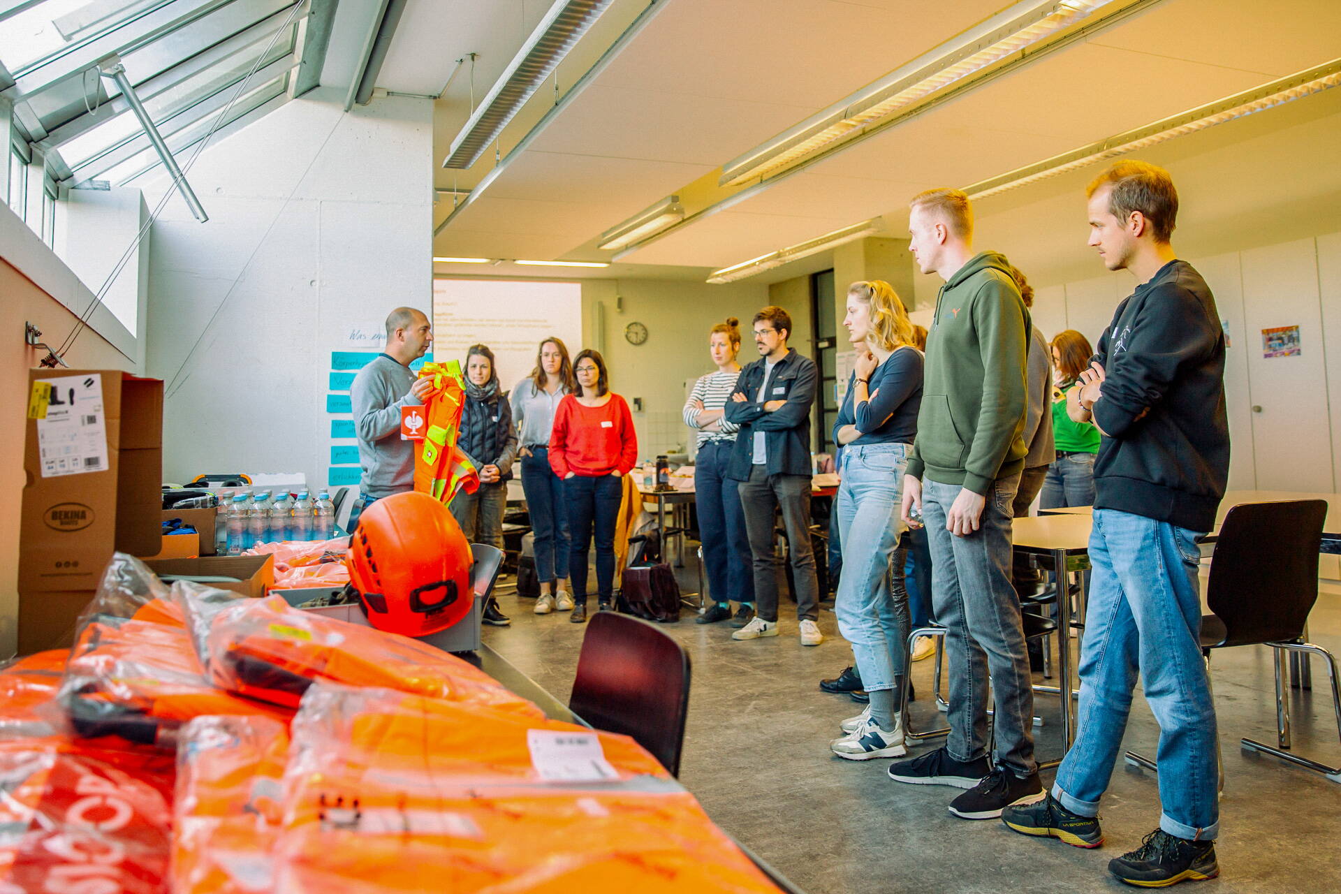 Eine optimale und attraktive Ausrüstung fördert die Tragdisziplin. Eine optimale und attraktive Ausrüstung fördert die Tragdisziplin.