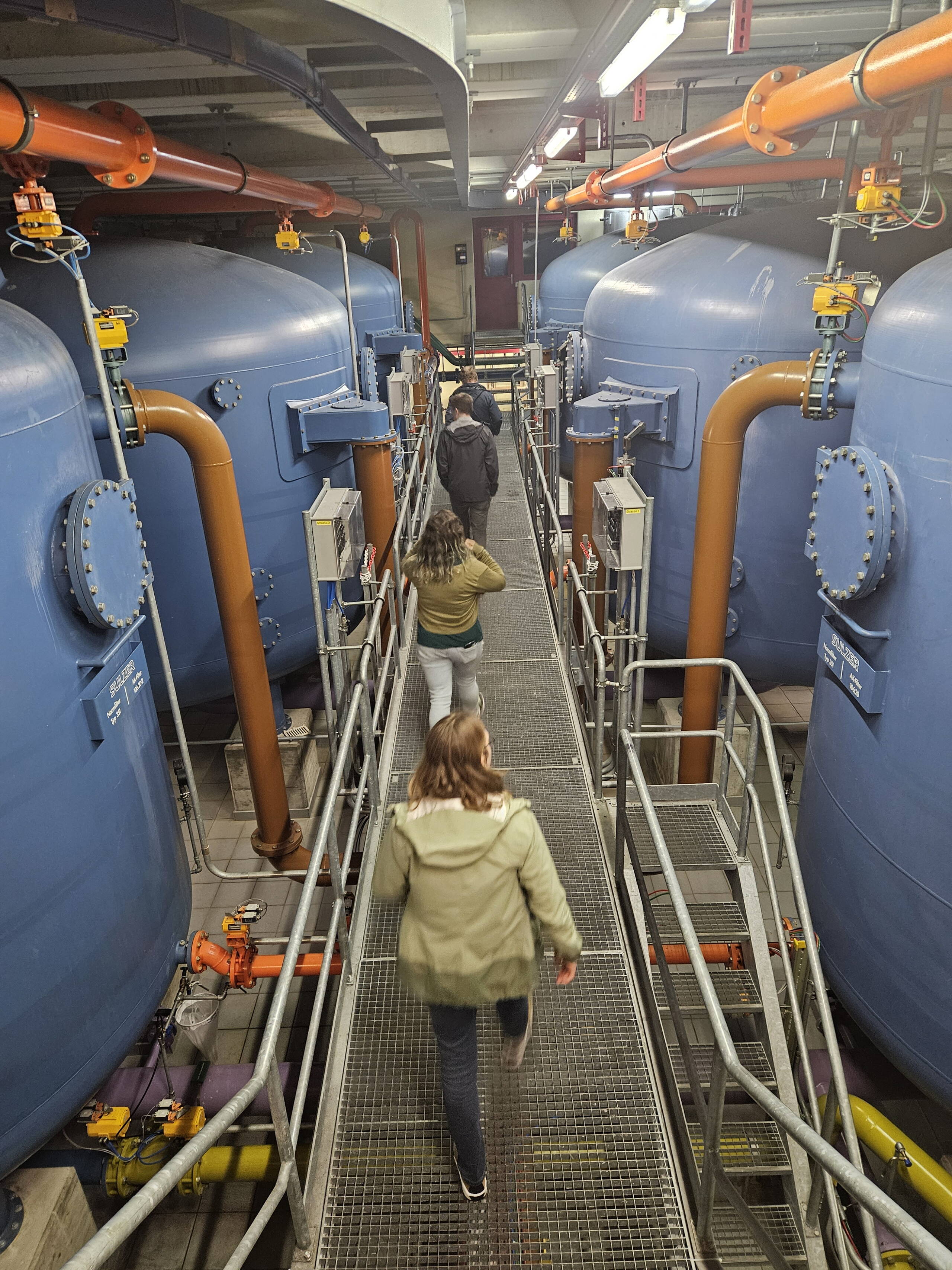 Das Trinkwasser besteht aus gereinigtem Seewasser, Quellwasser und Grundwasser.  Das Trinkwasser besteht aus gereinigtem Seewasser, Quellwasser und Grundwasser.