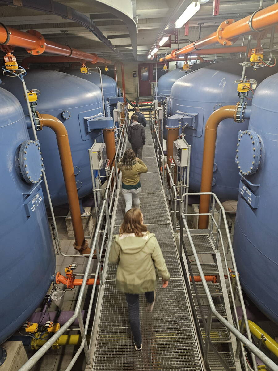 Das Trinkwasser besteht aus gereinigtem Seewasser, Quellwasser und Grundwasser.  Das Trinkwasser besteht aus gereinigtem Seewasser, Quellwasser und Grundwasser.