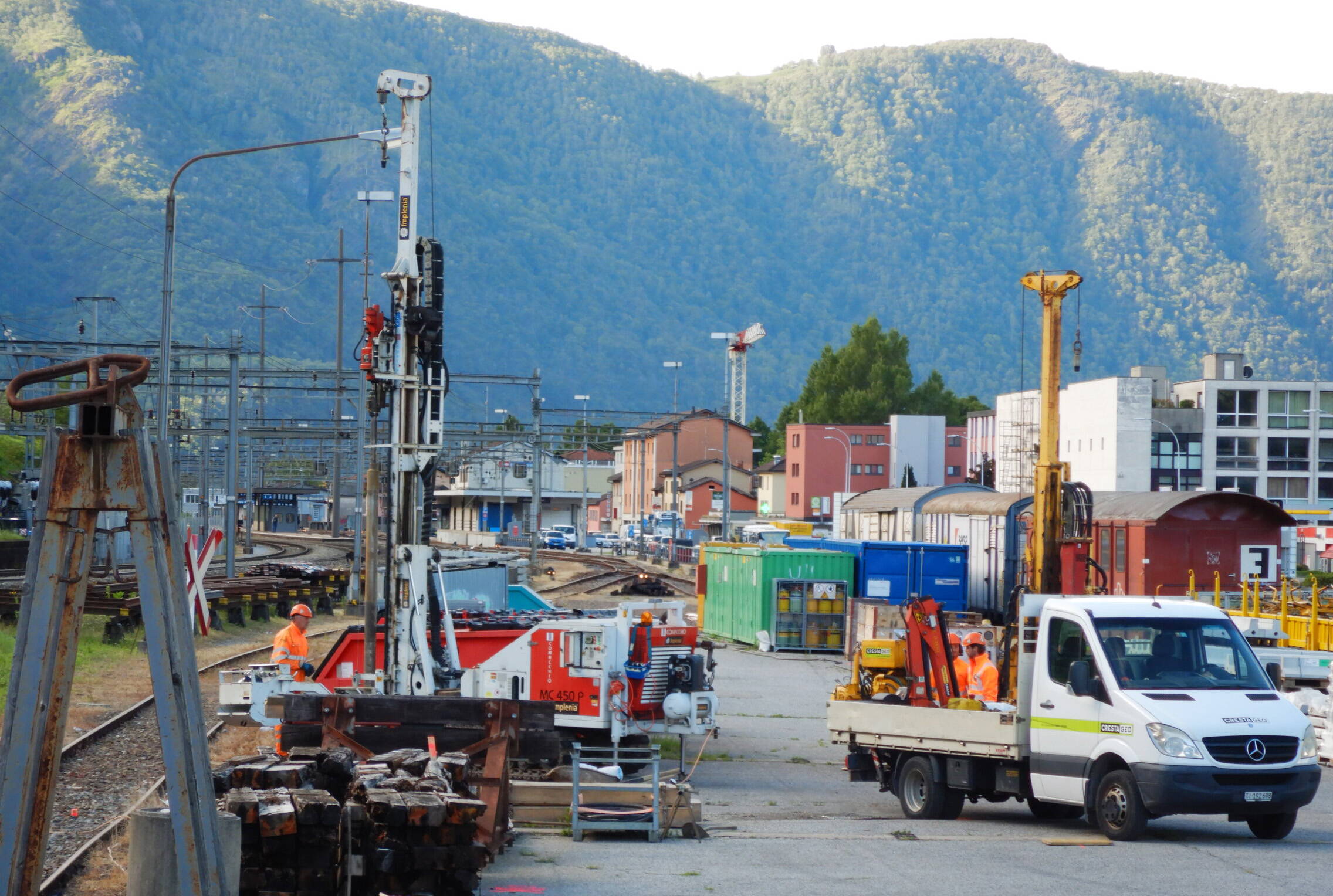 Exploratory investigation in the immediate vicinity of the railway line in Rivera.