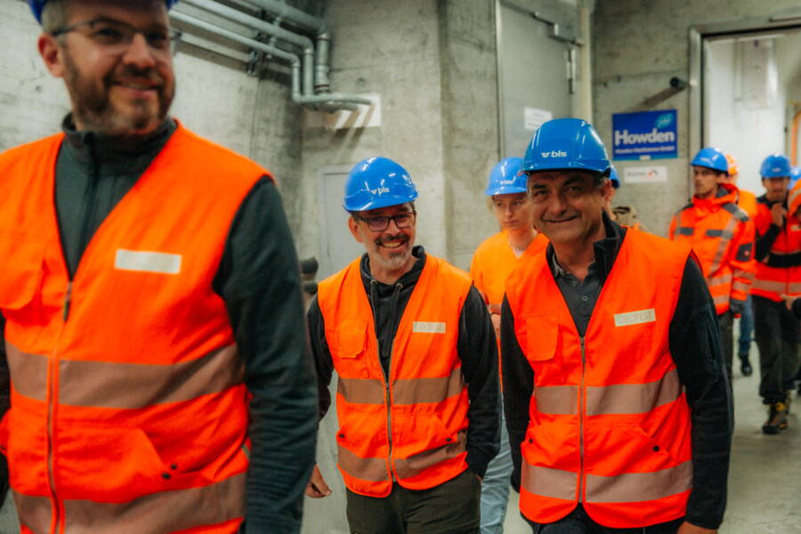 Die Teilnehmenden der GEOTEST. Die Führung im Innern des Lötschbergtunnels fand guten Anklang.