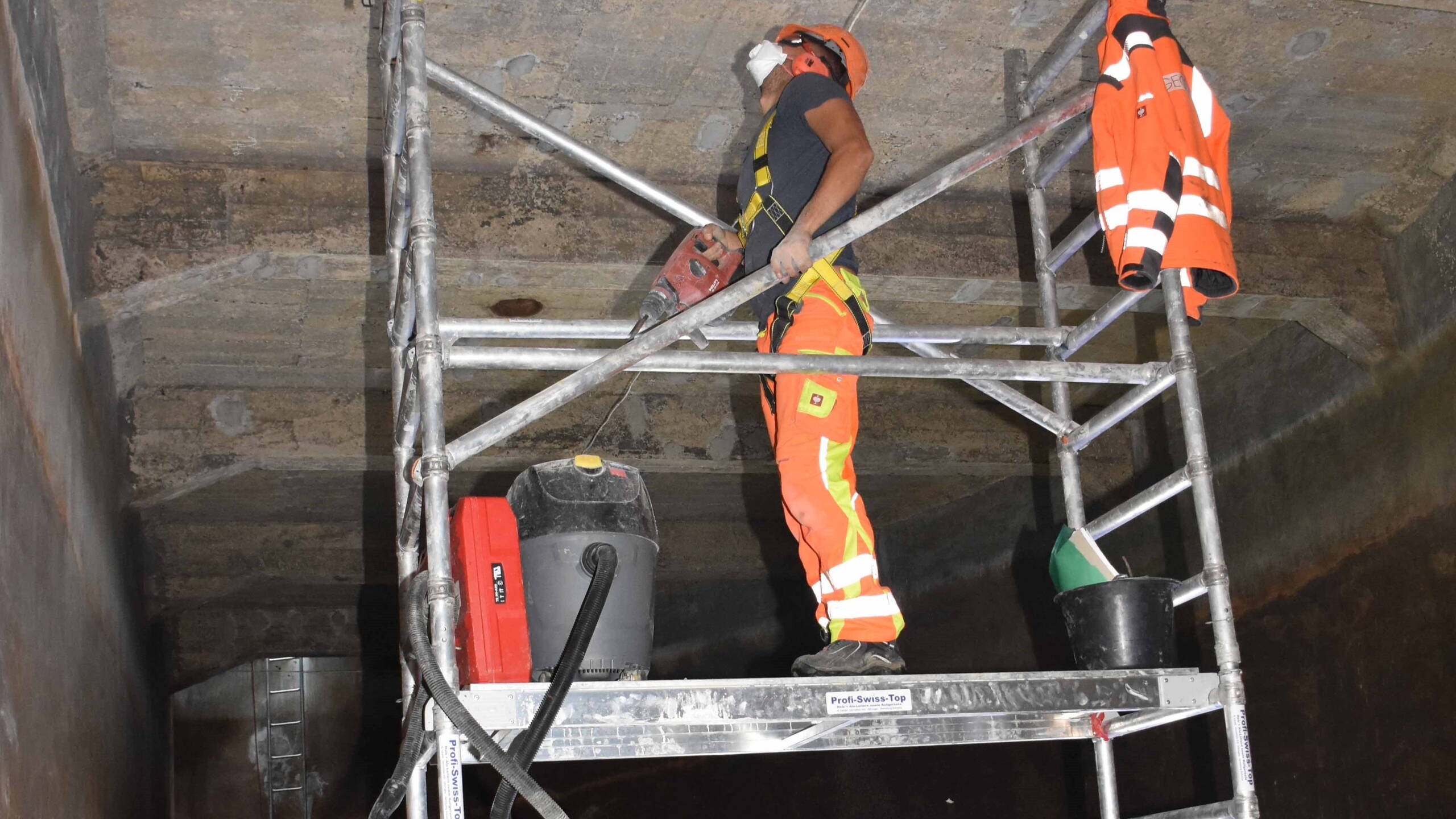 Sondages ponctuels ciblés dans la charpente du réservoir. Sondages ponctuels ciblés dans la charpente du réservoir.