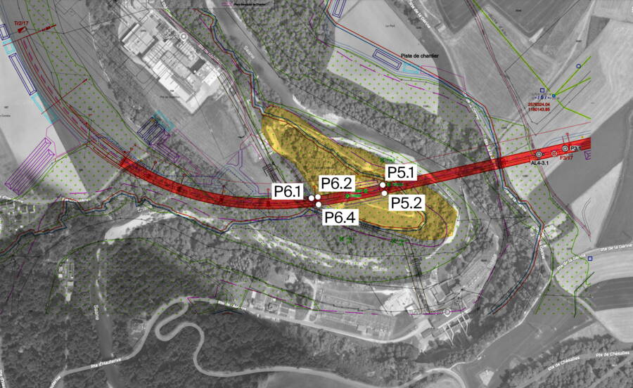 The planned connecting road (red) runs directly over the landfill mass (yellow). Pillars P5 and P6 are located entirely or partially within the contaminated site. The planned connecting road (red) runs directly over the landfill mass (yellow). Pillars P5 and P6 are located entirely or partially within the contaminated site.