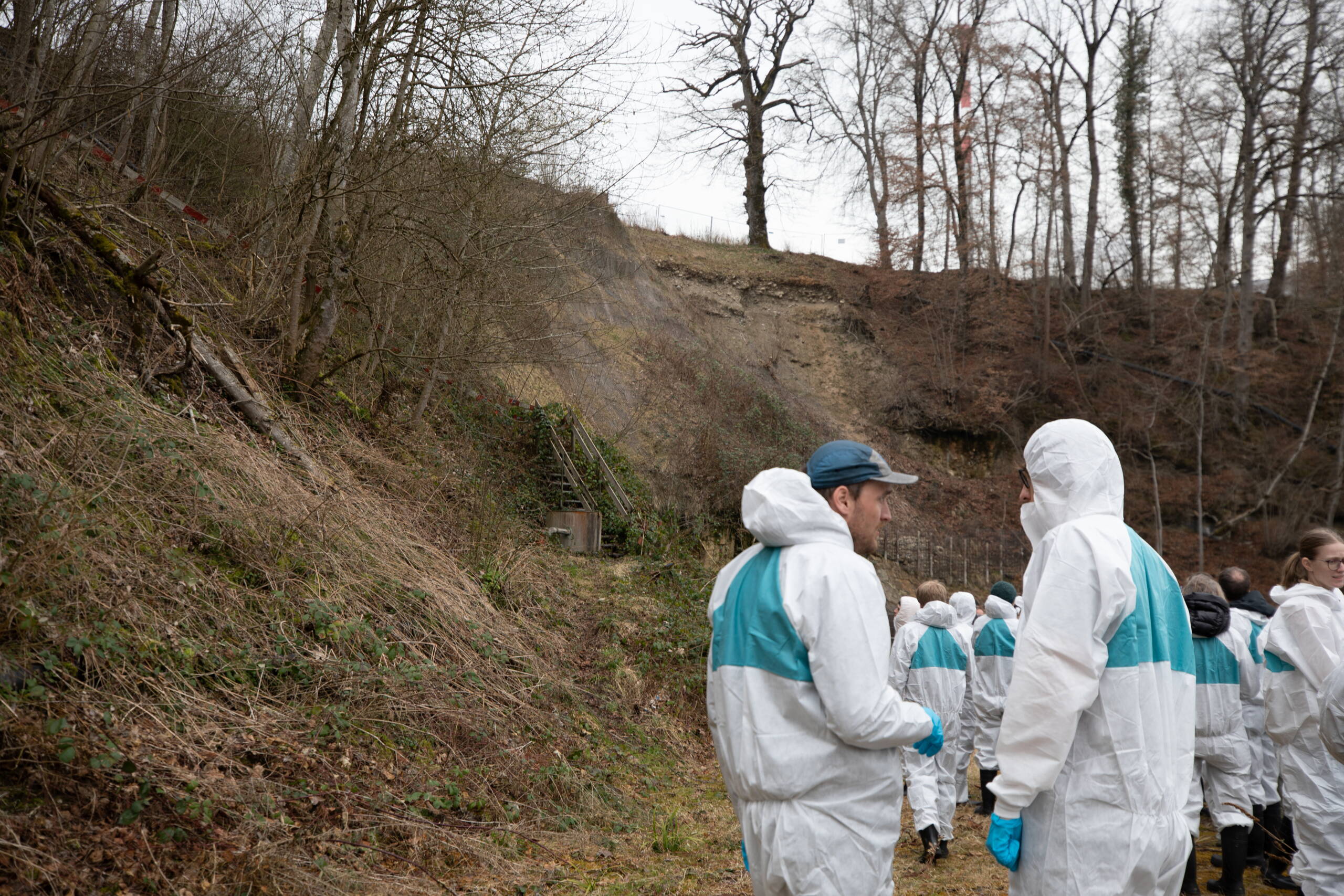 Autrefois, les déchets étaient transportés par camion et jetés dans la décharge. 