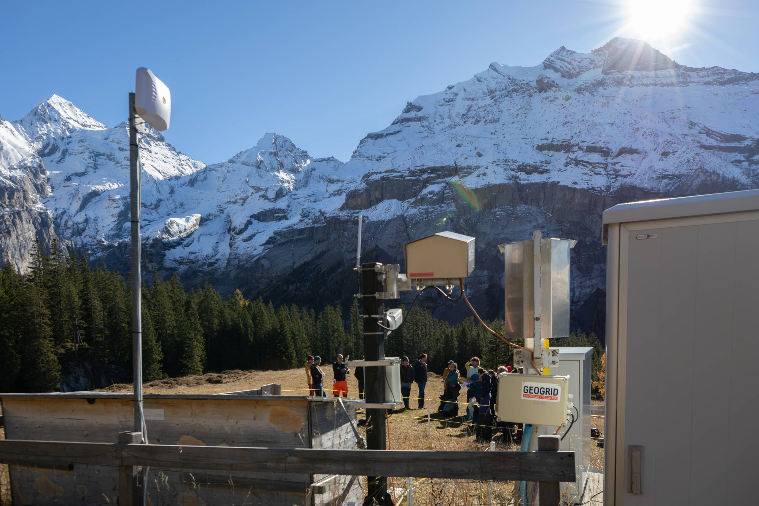 Les appareils de mesure installés peuvent également être commandés et relevés à distance par les collaborateurs de GEOTEST.