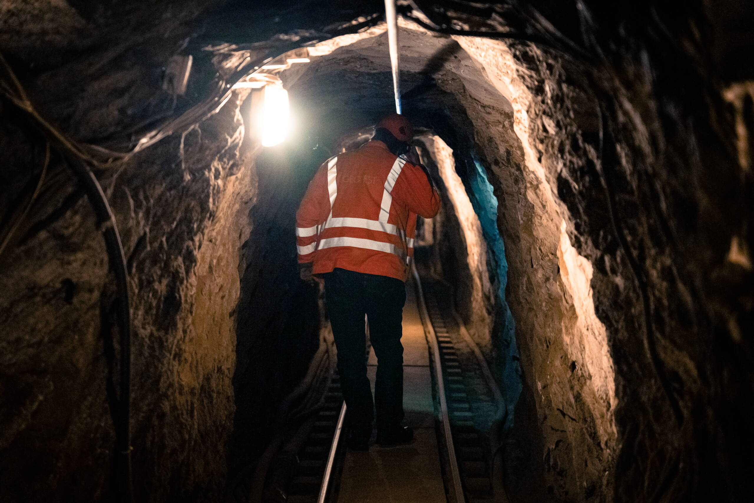 Der Eingang zur Mine wird kontrolliert. Der Eingang zur Mine wird kontrolliert.