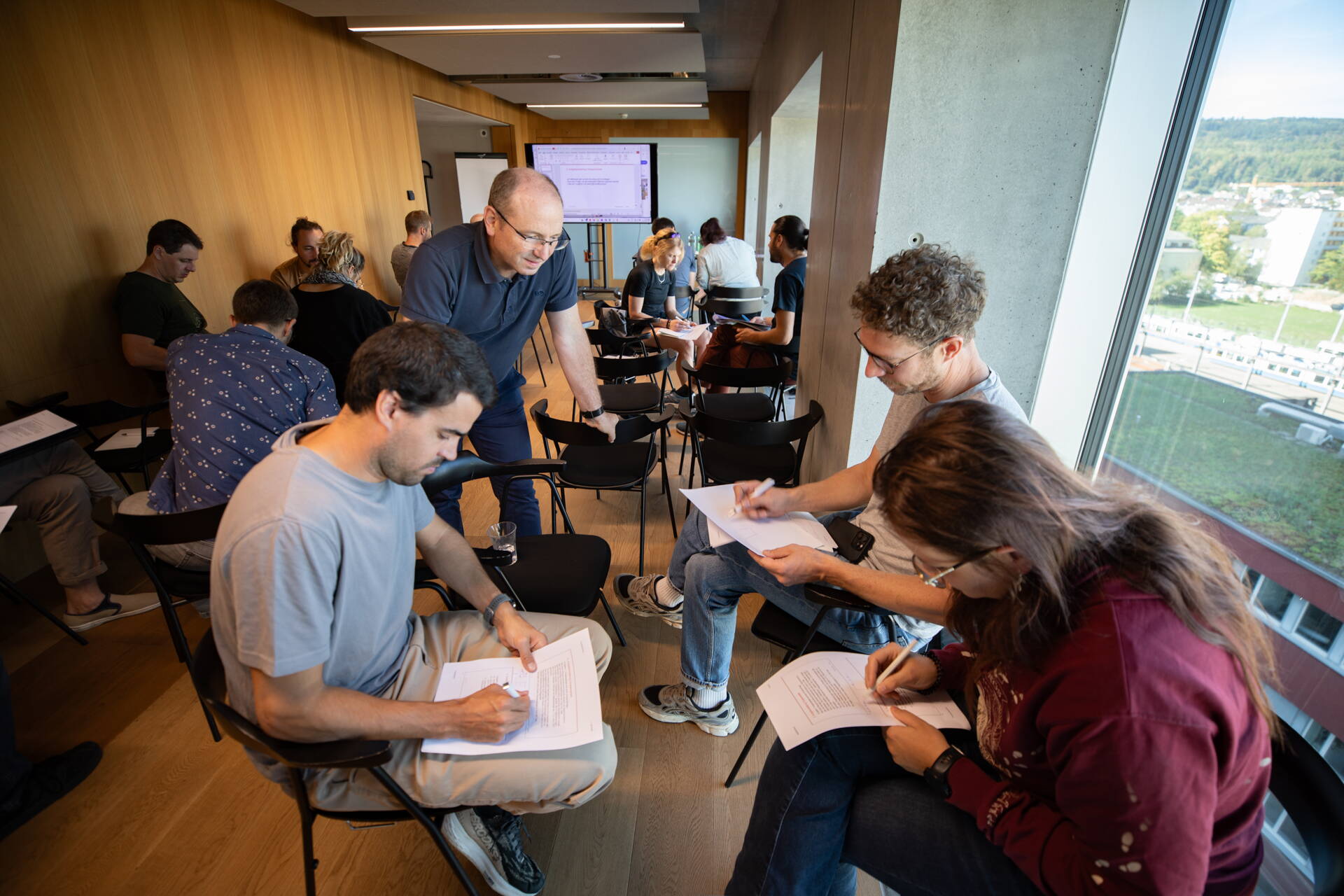 Der Workshop von Ulrich Jörin zeigt anhand eines Praxisbeispiels, ... Der Workshop von Ulrich Jörin zeigt anhand eines Praxisbeispiels, ...