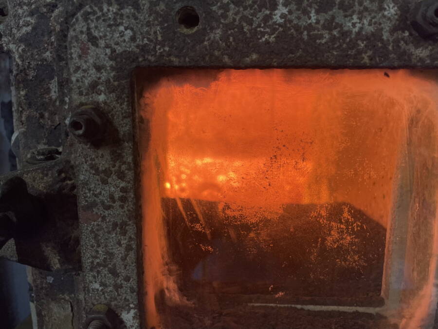 The material in the kiln reaches temperatures up to 1450 °C.