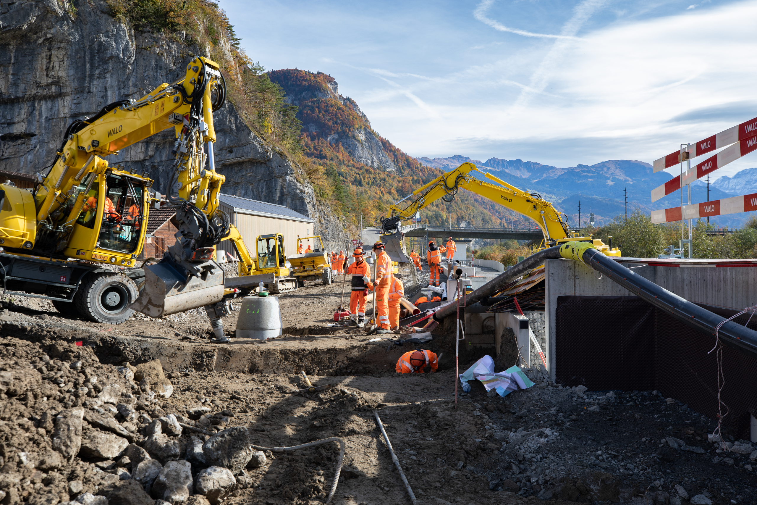 Un des principaux défis à la gare de Brienzwiler est la faible portance du terrain. Un des principaux défis à la gare de Brienzwiler est la faible portance du terrain.