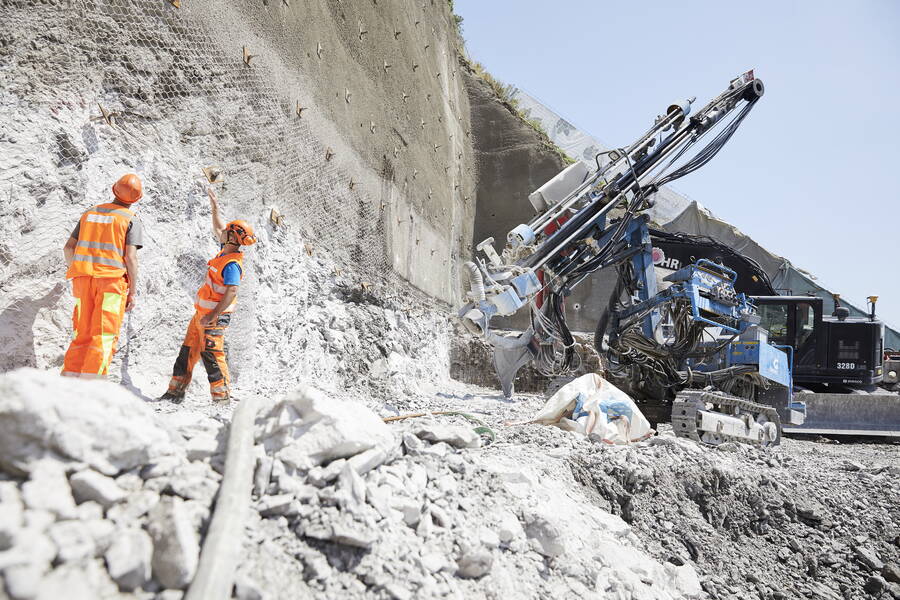 The rock conditions are continuously assessed and the safety measures are adjusted accordingly. The rock conditions are continuously assessed and the safety measures are adjusted accordingly.