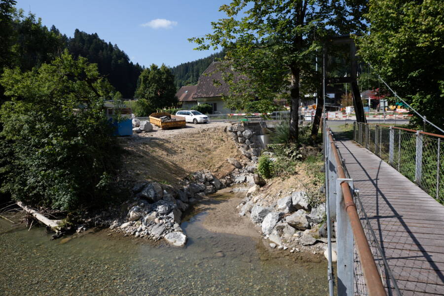 The confluence of the Schmittegraben and the Emme has been completed.
