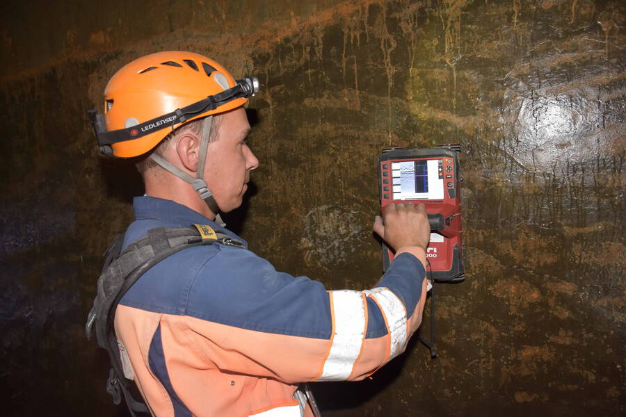 Inspection non destructive des armatures sur la paroi extérieure au moyen du géoradar.