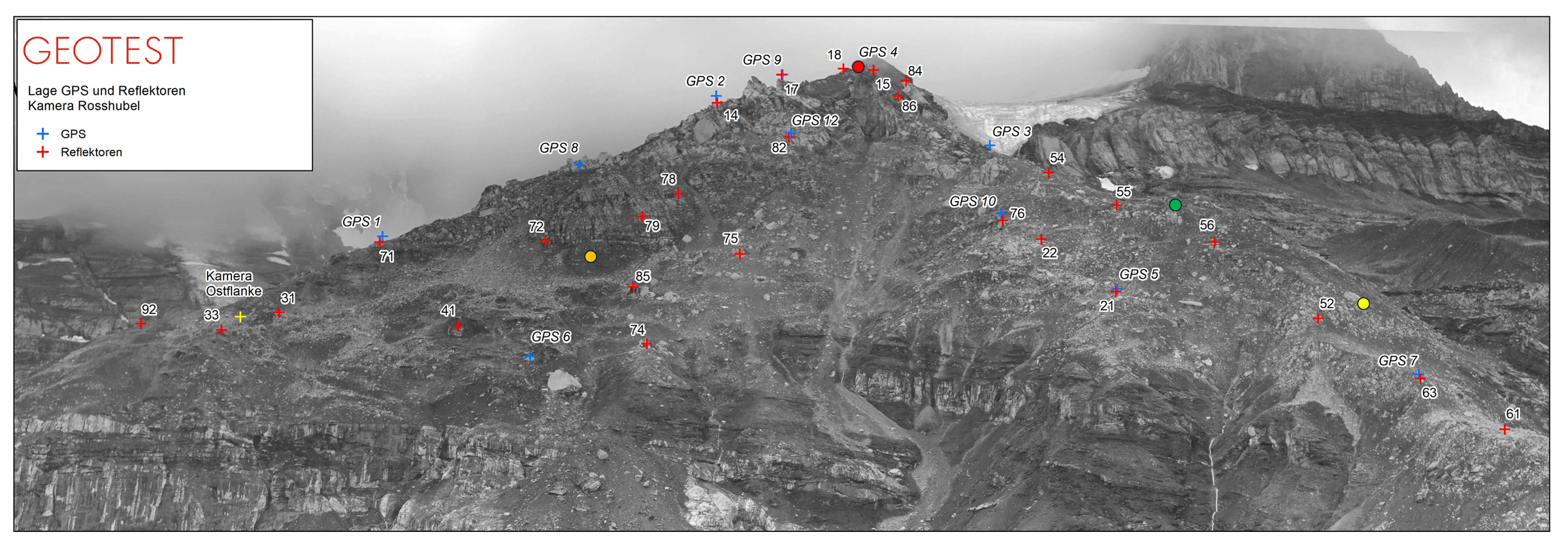 Frontansicht der Flanke Spitze Stei mit Positionen der installierten GPS, Messreflektoren und Kameras. Bei den Reflektoren handelt es sich um die Zielprismen für die automatisierten Tachymetermessungen.
