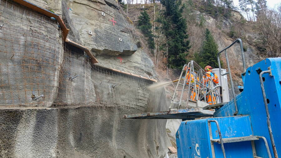 L’utilisation de béton projeté fait partie des mesures de sécurisation. L’utilisation de béton projeté fait partie des mesures de sécurisation.