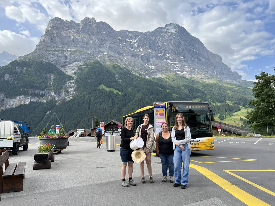 Die abenteuerlustige Gruppe. Die abenteuerlustige Gruppe.
