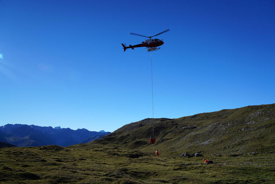 Markierversuch Jakobshorn zur Ausscheidung der Grundwasserschutzzonen. Markierversuch Jakobshorn zur Ausscheidung der Grundwasserschutzzonen.