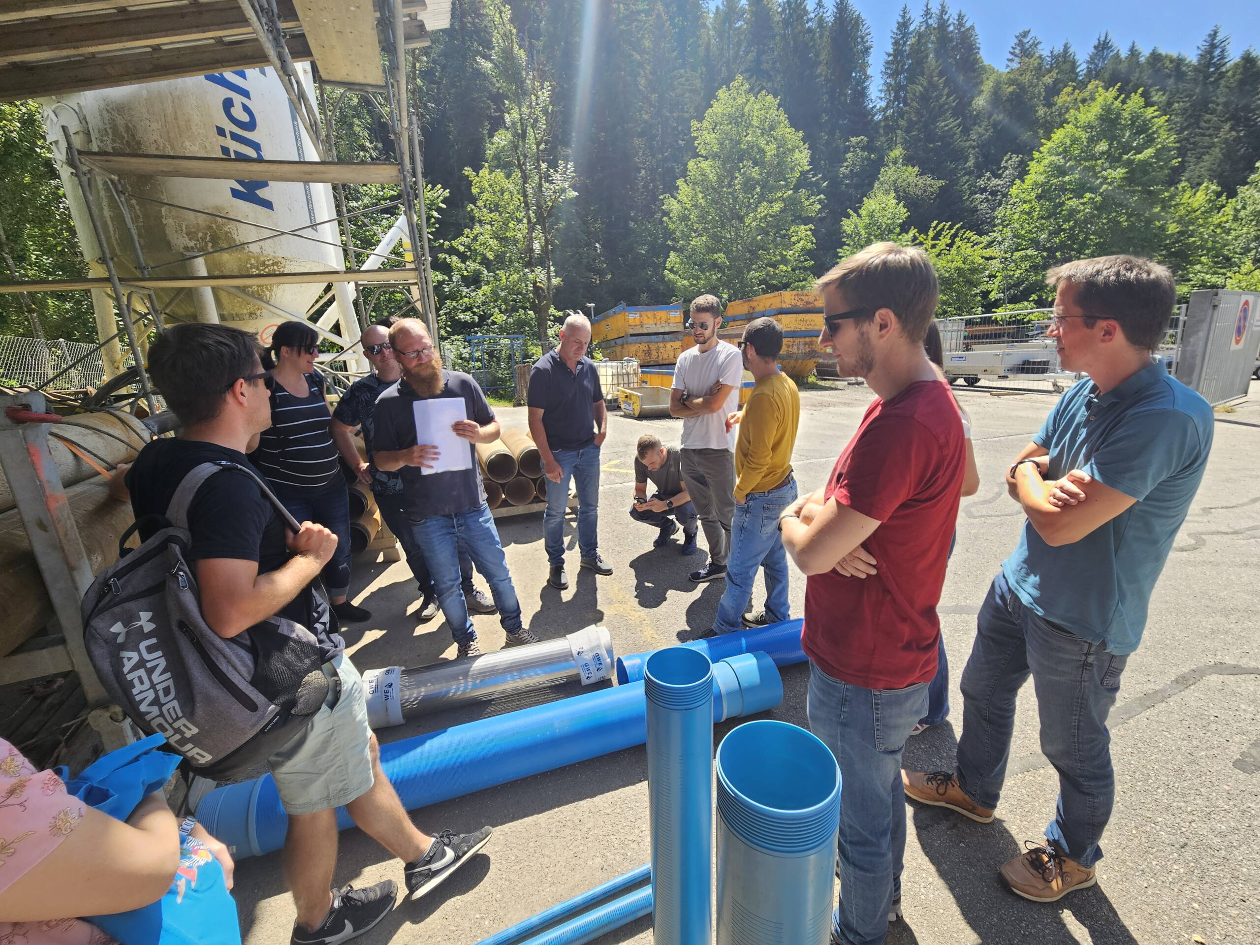 Erklärung und Begutachtung der der diversen Brunnenfilterrohre in unterschiedlichen Dimensionen (PVC mit und ohne Wickeldraht, Edelstahl mit Wickeldraht, etc.). Erklärung und Begutachtung der der diversen Brunnenfilterrohre in unterschiedlichen Dimensionen (PVC mit und ohne Wickeldraht, Edelstahl mit Wickeldraht, etc.).