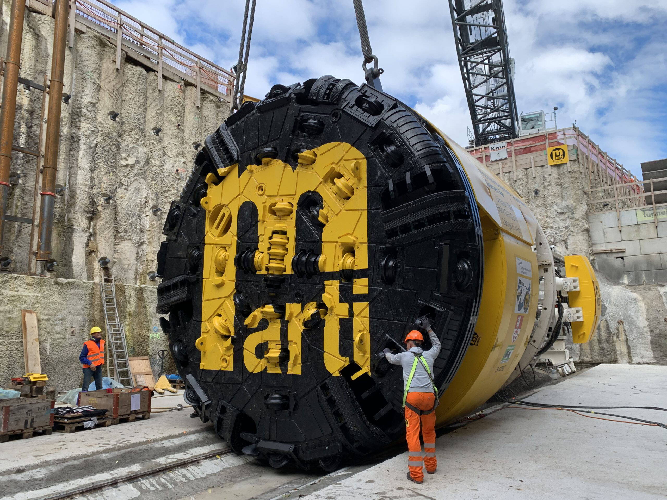 La tête d’abattage du tunnelier pèse 88 tonnes et présente un diamètre de 6,53 mètres.