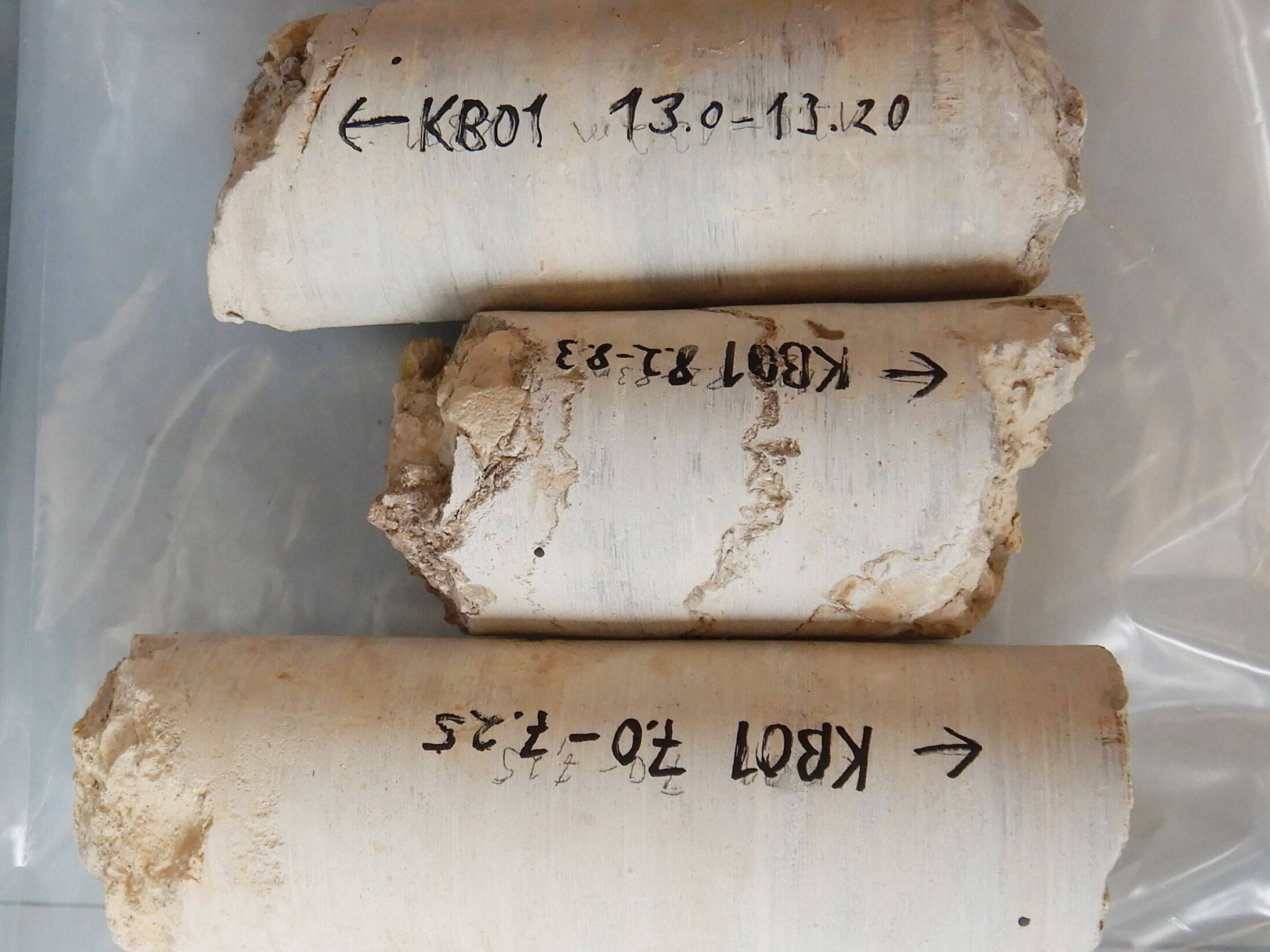 Baugrunduntersuchung SBB-Ergolzbrücke Drill-core sections selected to determine the uniaxial compression strength.
