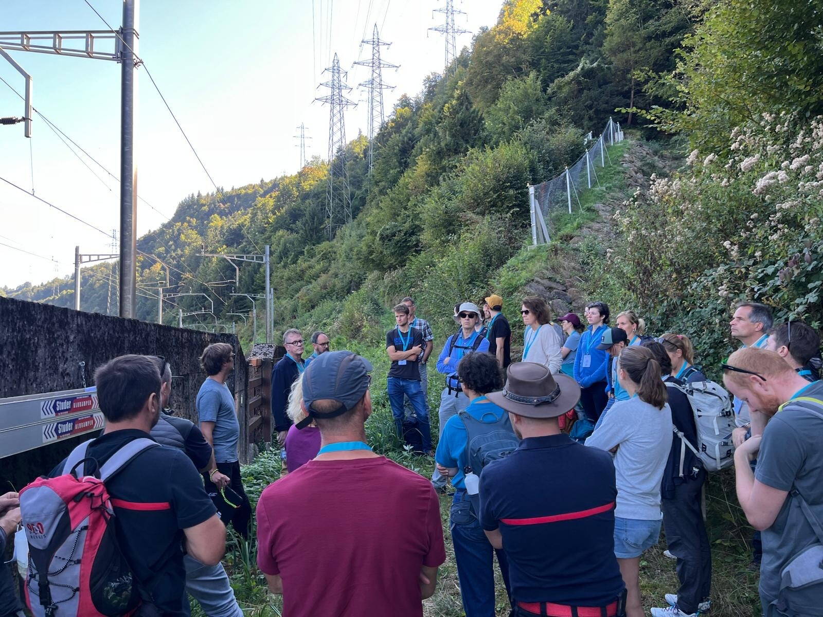 Direkt am Gleis wird das Integrale Schutzkonzept der SBB erklärt. Direkt am Gleis wird das Integrale Schutzkonzept der SBB erklärt.