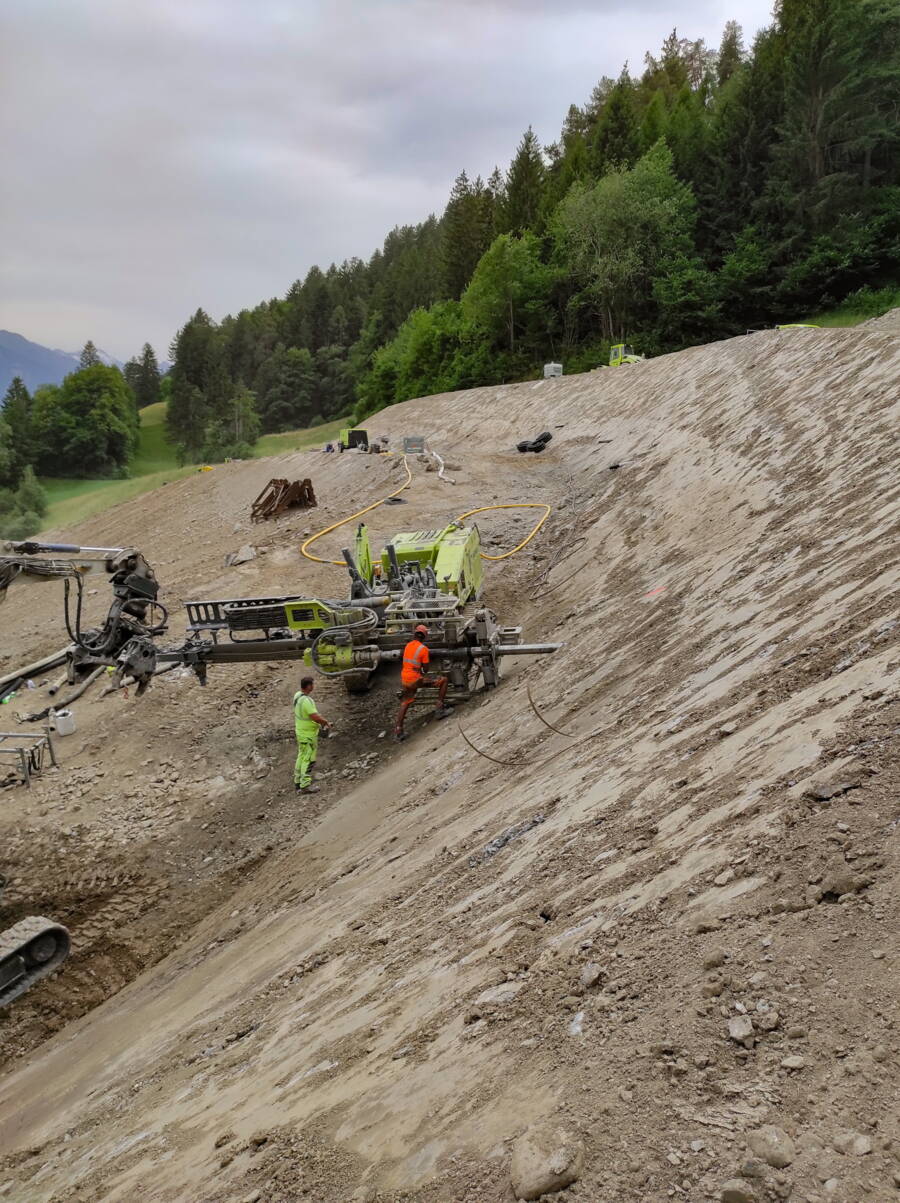 Erstellen des 1. Drainagehorizont zur Entlastung möglicher Hangwasserführungen
