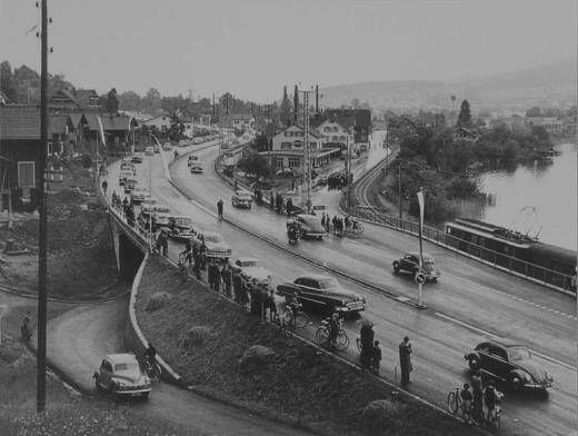 Trafic sur la nouvelle autoroute. Trafic sur la nouvelle autoroute.
