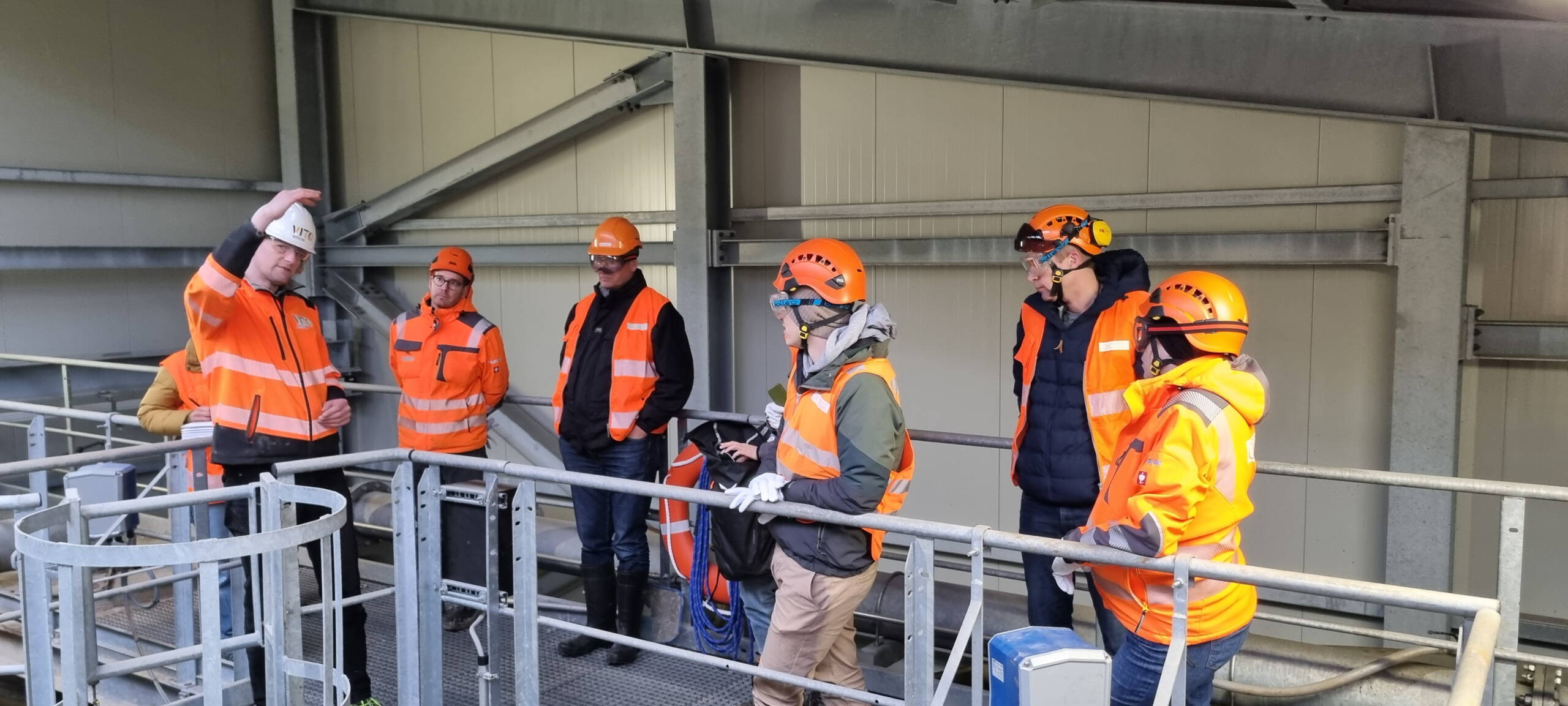 GEOTEST employees regularly exchange ideas and information with other specialists.