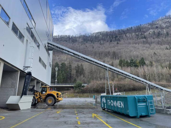 Contaminated mineral construction waste is delivered via this conveyor belt.