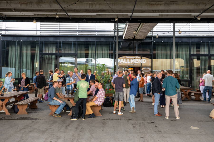 Les collaborateurs et collaboratrices de GEOTEST se sont retrouvés au restaurant Allmend après le programme de l’après-midi. 