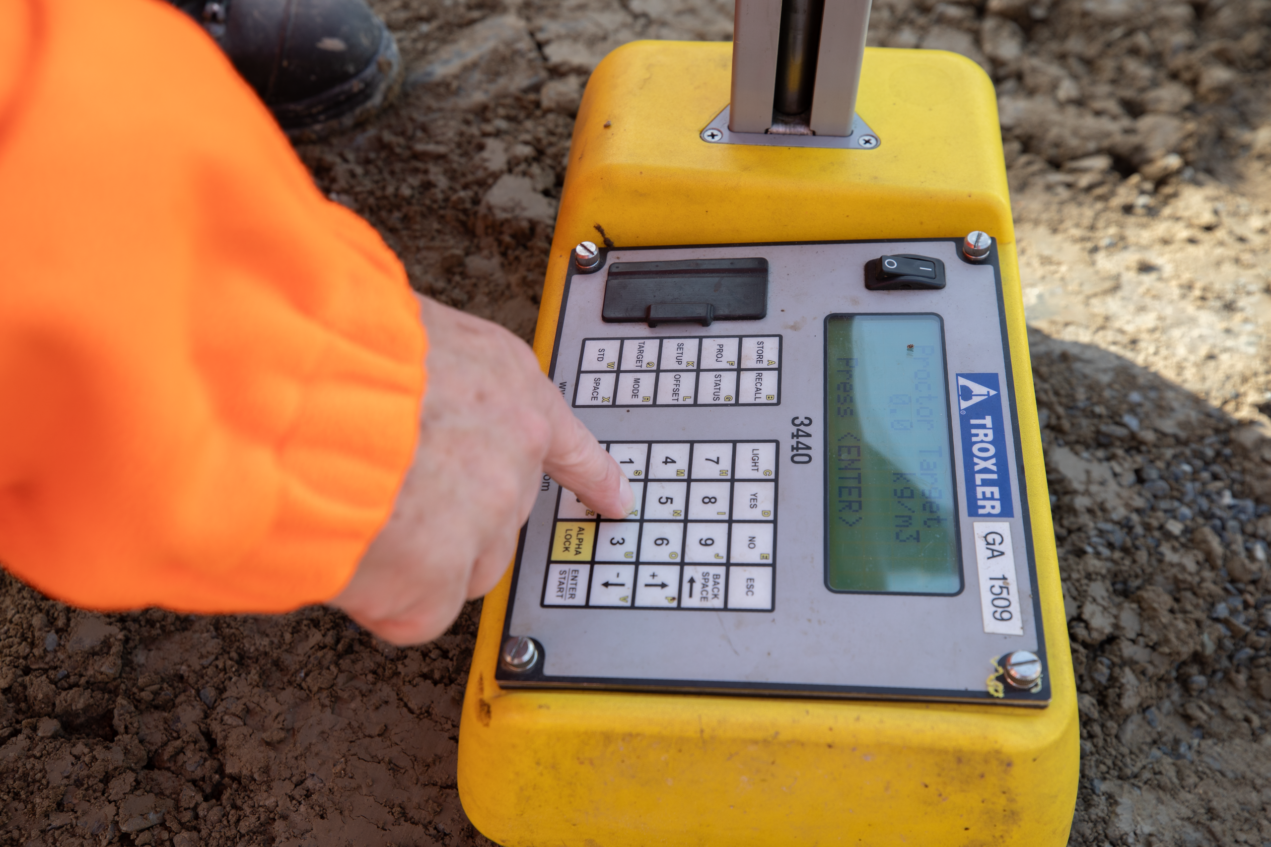 Mit einer Radioisotopensonde... 