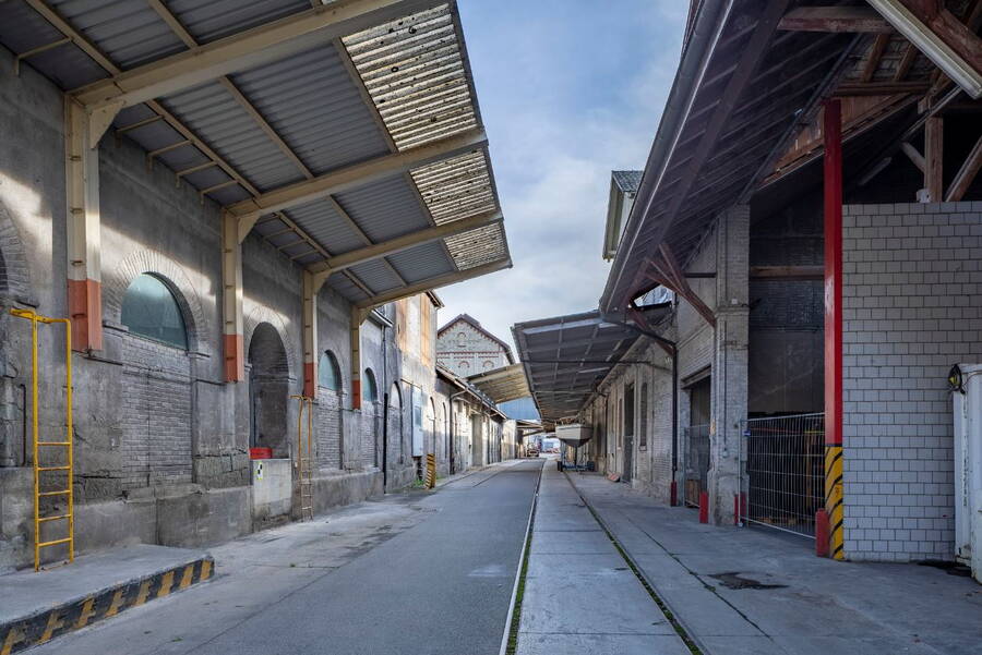 150 Jahre industrielle Nutzung  haben auf dem Seegrund vor Uetikon Spuren hinterlassen.

