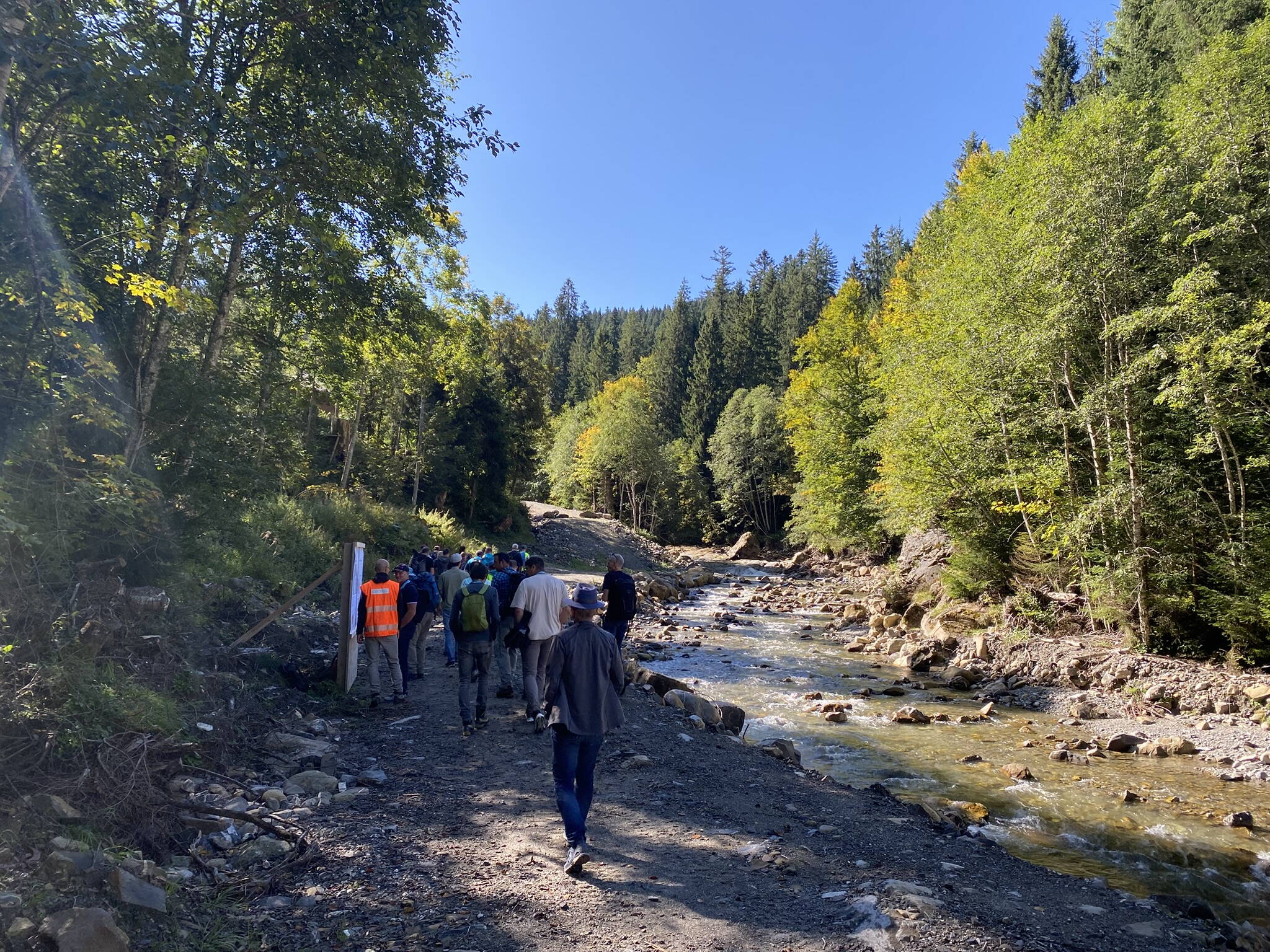 Auf dem Rückweg sah man die Gegebenheiten aus einer neuen Perspektive. Auf dem Rückweg sah man die Gegebenheiten aus einer neuen Perspektive.
