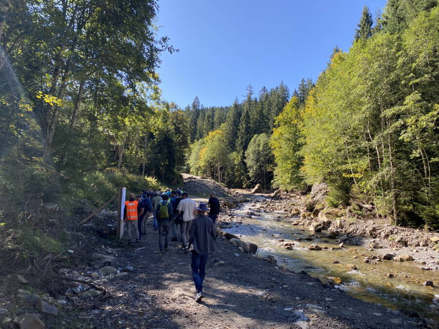 Auf dem Rückweg sah man die Gegebenheiten aus einer neuen Perspektive. Auf dem Rückweg sah man die Gegebenheiten aus einer neuen Perspektive.